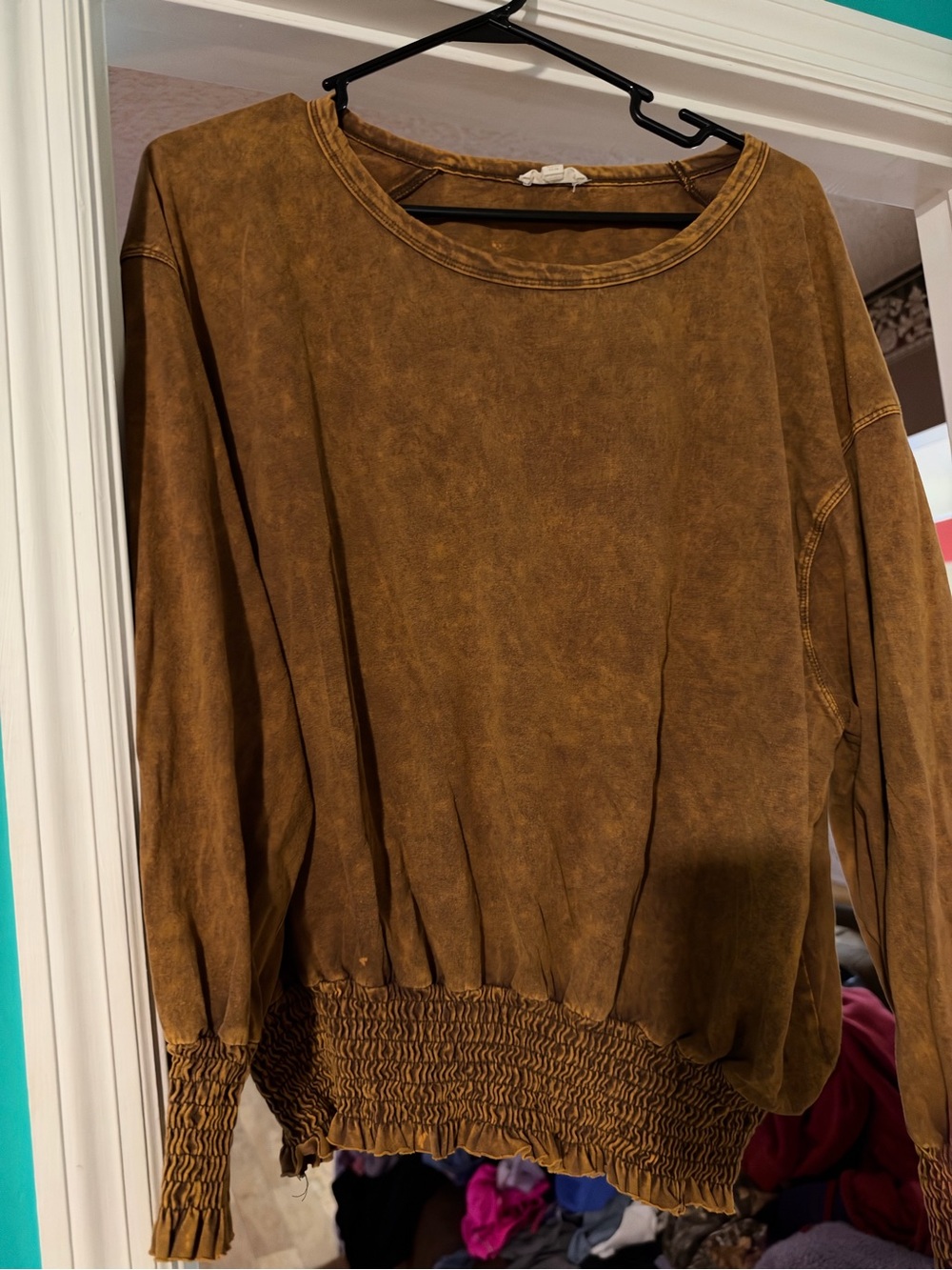 ODDY Brown Smocked-Hem Long Sleeve Pullover